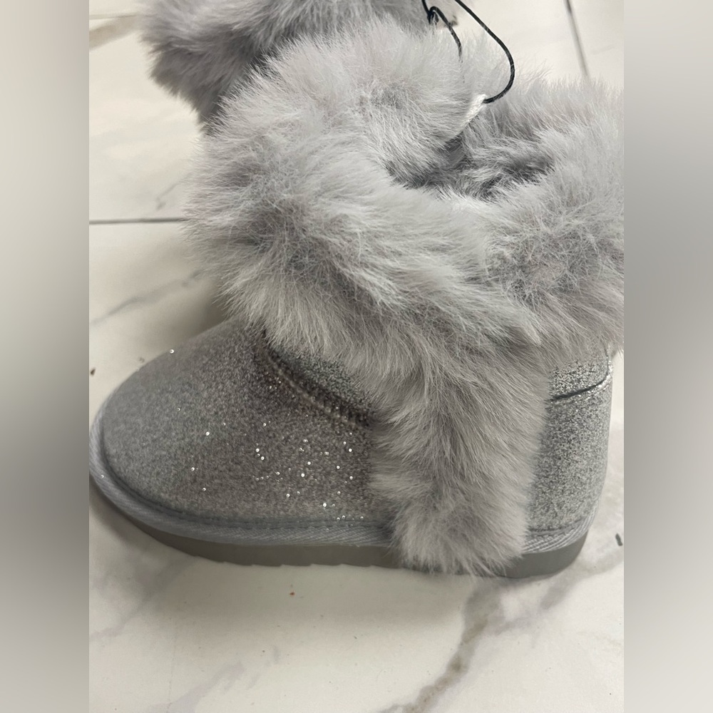 Brand new boots for girl